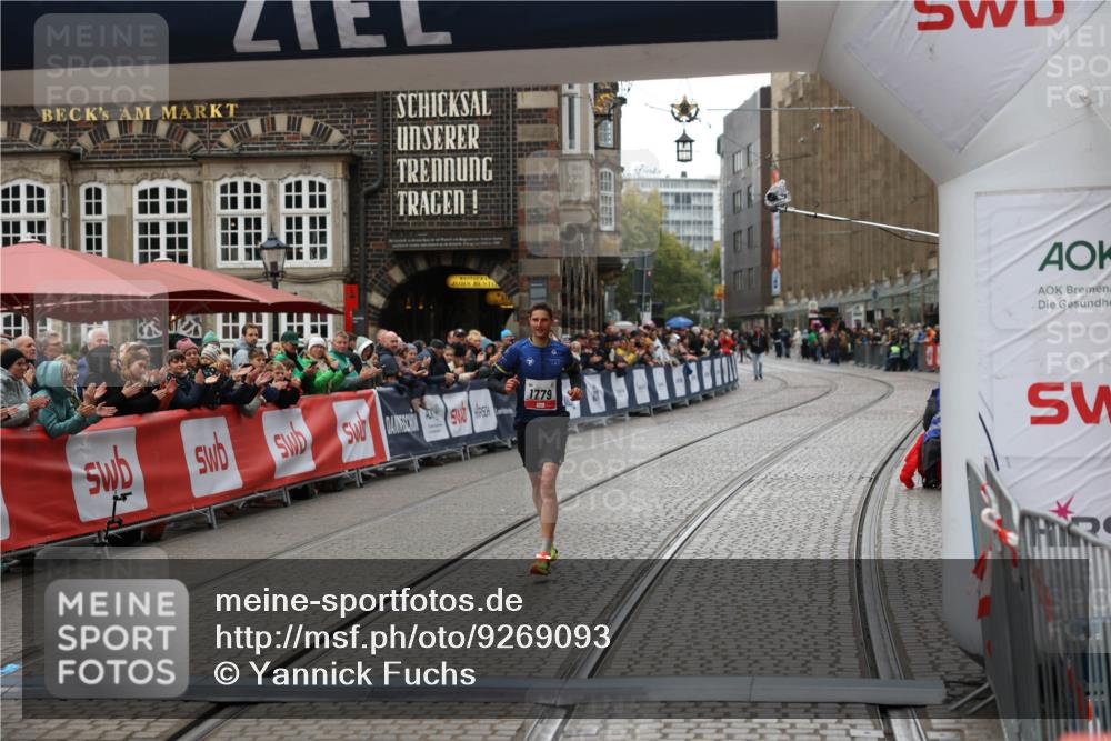 05.10.2025 - 20. swb-Marathon Bremen Yannick Fuchs http://msf.ph/oto/9269093 05.10.2025 12:14:13 Ziel 1779 meine-sportfotos.de