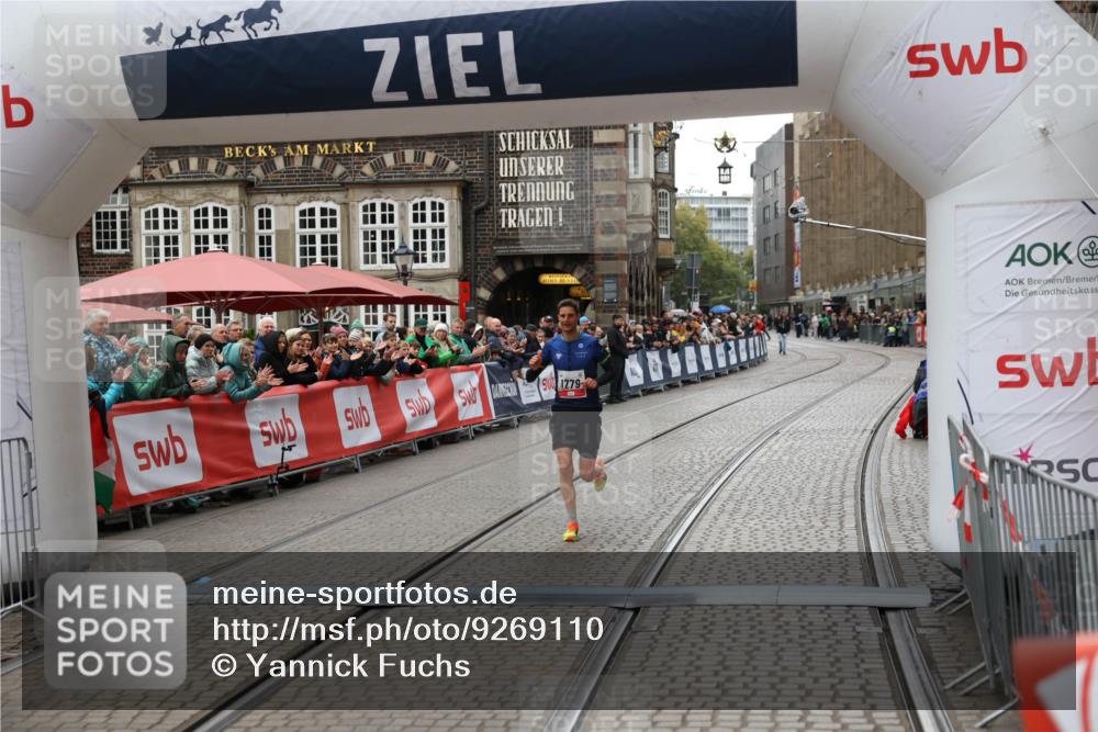 05.10.2025 - 20. swb-Marathon Bremen Yannick Fuchs http://msf.ph/oto/9269110 05.10.2025 12:14:13 Ziel 1779 meine-sportfotos.de