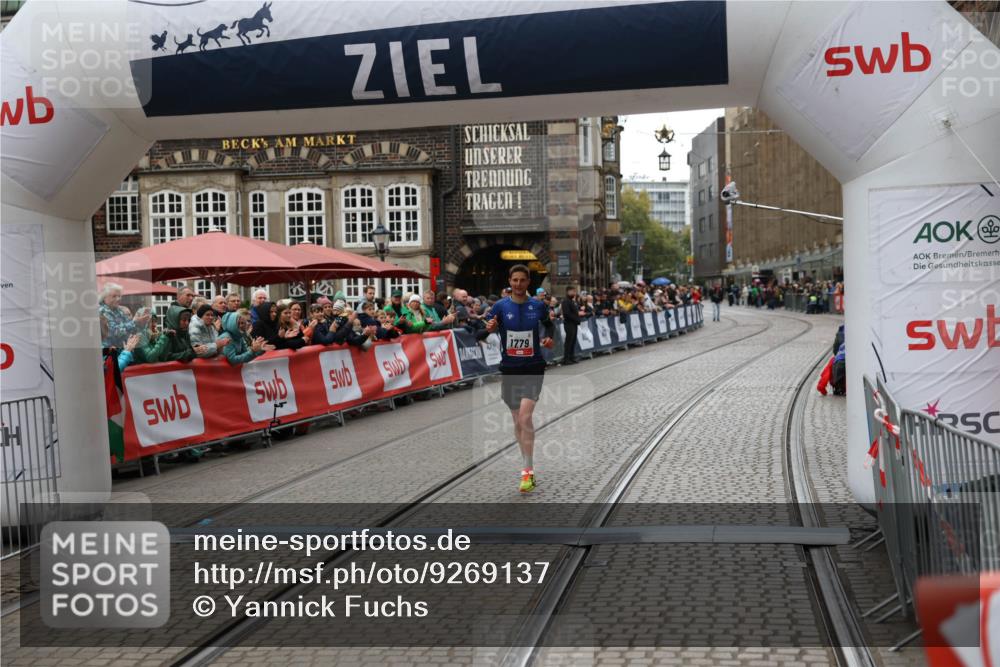 05.10.2025 - 20. swb-Marathon Bremen Yannick Fuchs http://msf.ph/oto/9269137 05.10.2025 12:14:13 Ziel 1779 meine-sportfotos.de