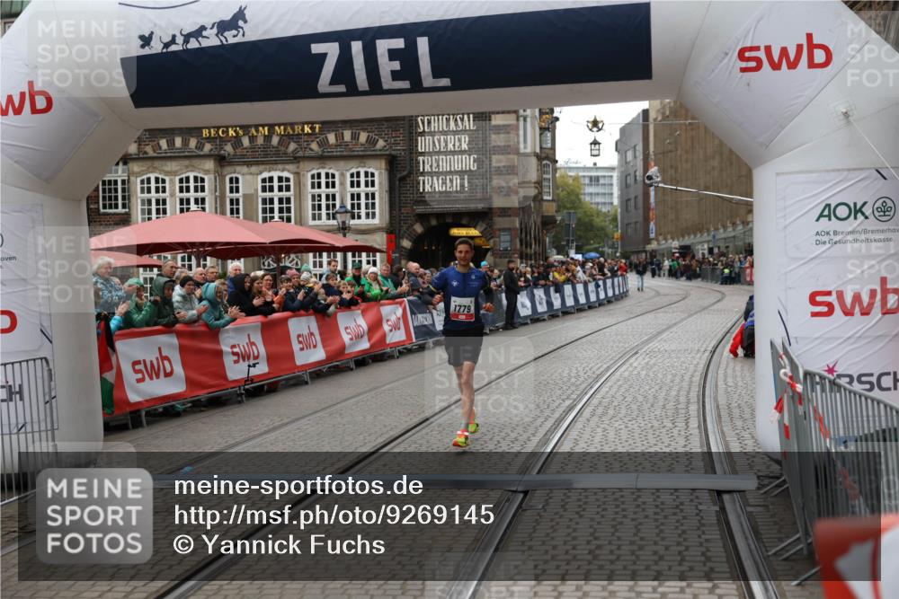 05.10.2025 - 20. swb-Marathon Bremen Yannick Fuchs http://msf.ph/oto/9269145 05.10.2025 12:14:13 Ziel 1779 meine-sportfotos.de
