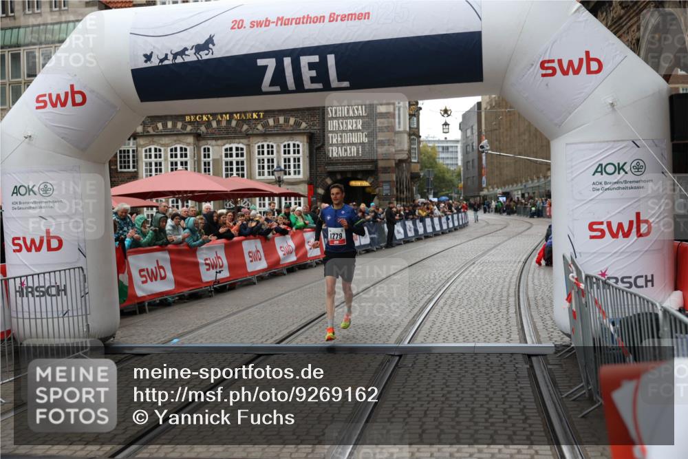 05.10.2025 - 20. swb-Marathon Bremen Yannick Fuchs http://msf.ph/oto/9269162 05.10.2025 12:14:14 Ziel 1779 meine-sportfotos.de