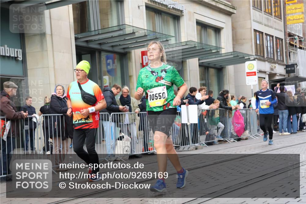 05.10.2025 - 20. swb-Marathon Bremen Strokosch-Dieckow http://msf.ph/oto/9269169 05.10.2025 11:07:27 Ziel 8123, 9212, 9306, 9615, 10135, 10366, 10550, 10585, 10650, 10706, 10749, 10782, 10783, 8123, 9212, 9306, 9615, 10135, 10366, 10550, 10585, 10650, 10706, 10749, 10782, 10783 meine-sportfotos.de