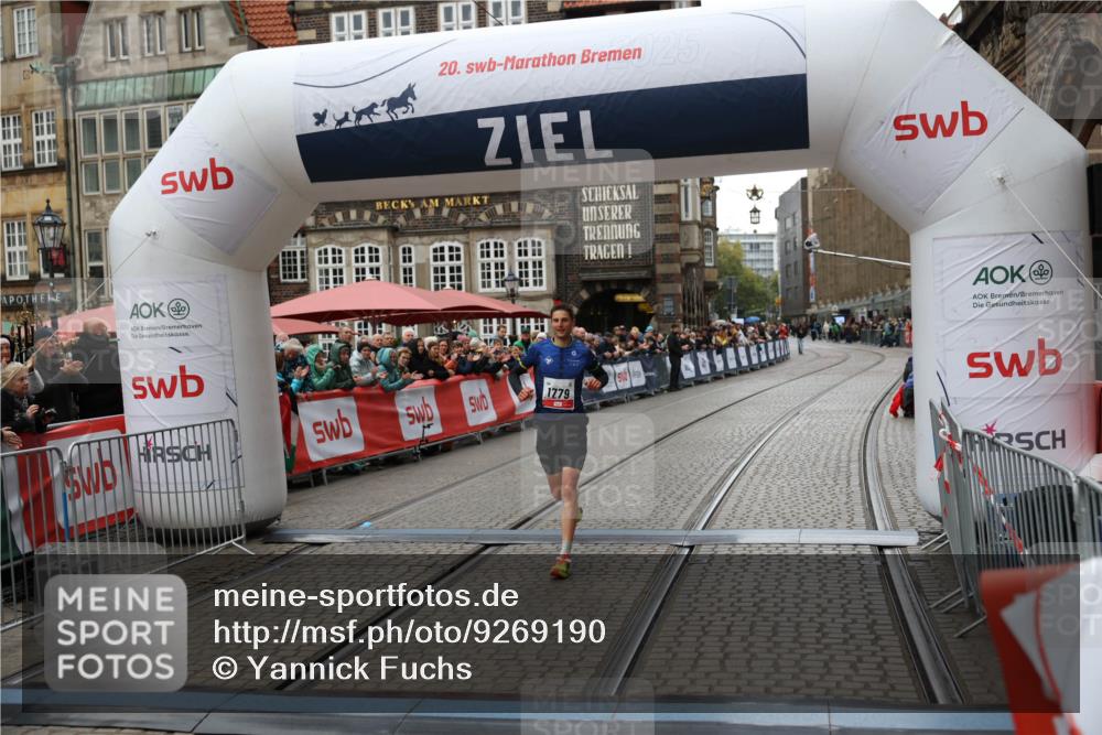 05.10.2025 - 20. swb-Marathon Bremen Yannick Fuchs http://msf.ph/oto/9269190 05.10.2025 12:14:14 Ziel 1779 meine-sportfotos.de