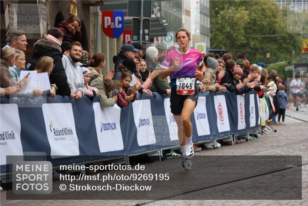 05.10.2025 - 20. swb-Marathon Bremen Strokosch-Dieckow http://msf.ph/oto/9269195 05.10.2025 13:00:54 Ziel 1645, 9130 meine-sportfotos.de