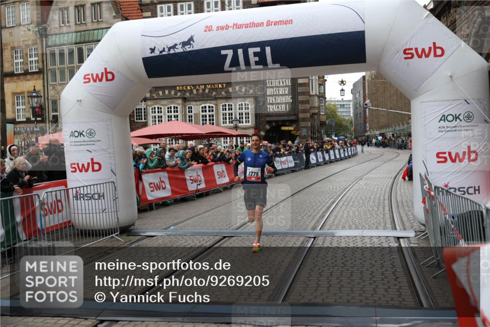 05.10.2025 - 20. swb-Marathon Bremen Yannick Fuchs http://msf.ph/oto/9269205 05.10.2025 12:14:14 Ziel 1779 meine-sportfotos.de