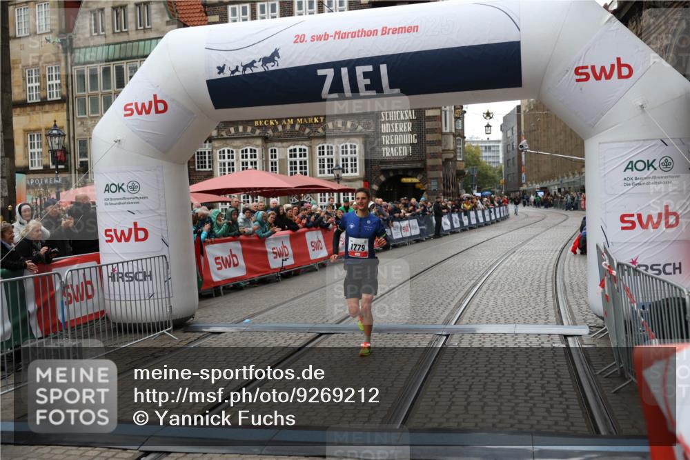 05.10.2025 - 20. swb-Marathon Bremen Yannick Fuchs http://msf.ph/oto/9269212 05.10.2025 12:14:14 Ziel 1779 meine-sportfotos.de
