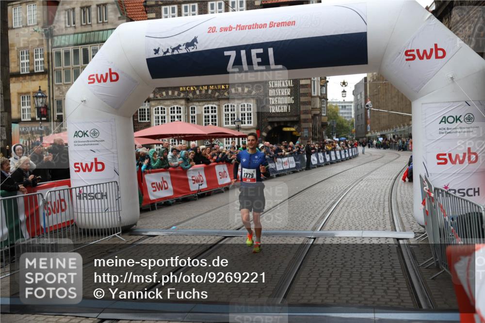 05.10.2025 - 20. swb-Marathon Bremen Yannick Fuchs http://msf.ph/oto/9269221 05.10.2025 12:14:14 Ziel 1779 meine-sportfotos.de