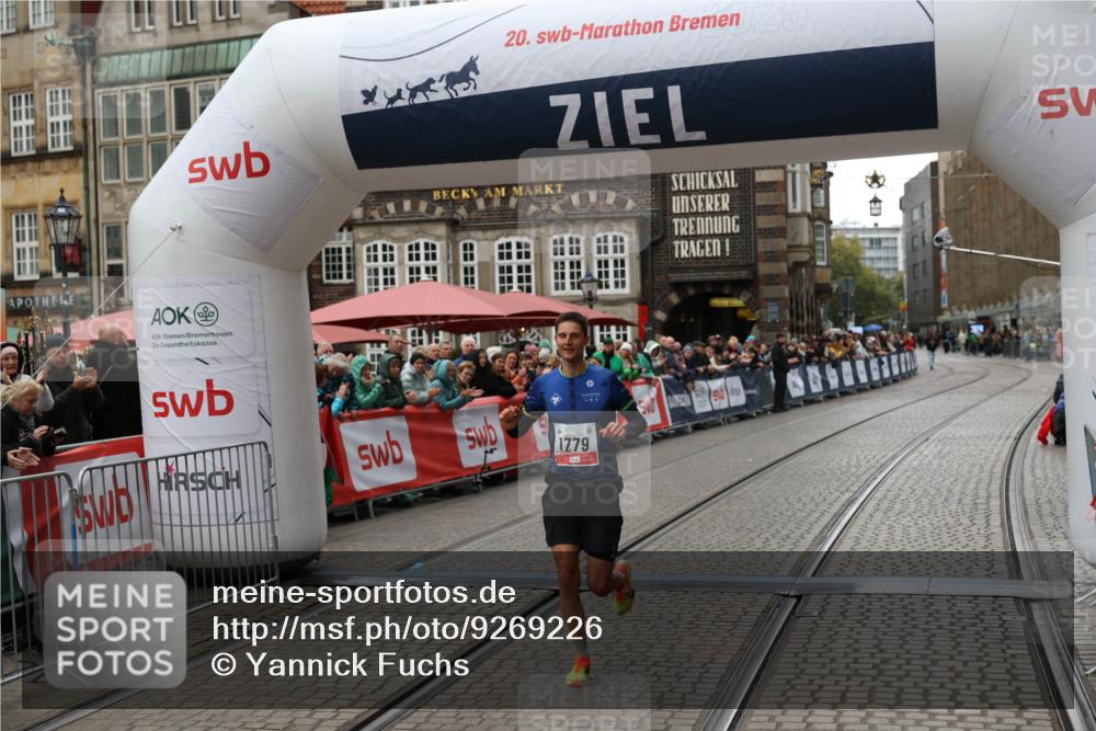 05.10.2025 - 20. swb-Marathon Bremen Yannick Fuchs http://msf.ph/oto/9269226 05.10.2025 12:14:14 Ziel 1779 meine-sportfotos.de