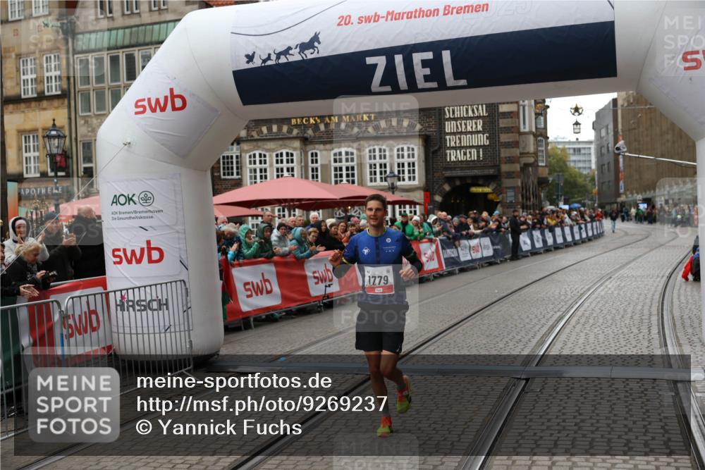 05.10.2025 - 20. swb-Marathon Bremen Yannick Fuchs http://msf.ph/oto/9269237 05.10.2025 12:14:14 Ziel 1779 meine-sportfotos.de