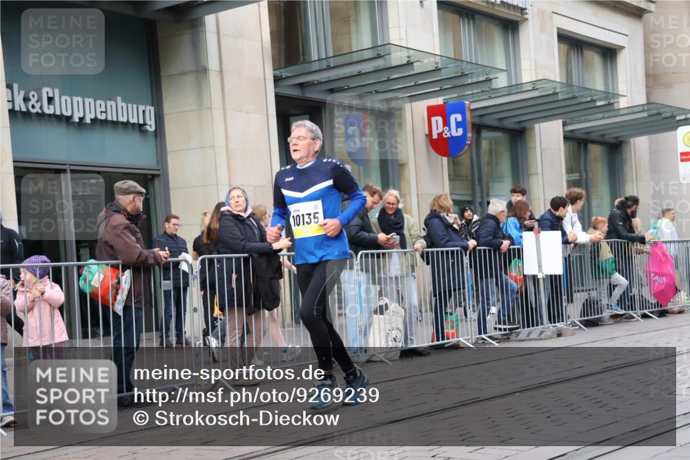 05.10.2025 - 20. swb-Marathon Bremen Strokosch-Dieckow http://msf.ph/oto/9269239 05.10.2025 11:07:31 Ziel 8123, 9212, 9615, 10135, 10365, 10366, 10550, 10706, 10782, 10783, 11490, 11677, 8123, 9212, 9615, 10135, 10365, 10366, 10550, 10706, 10782, 10783, 11490, 11677 meine-sportfotos.de