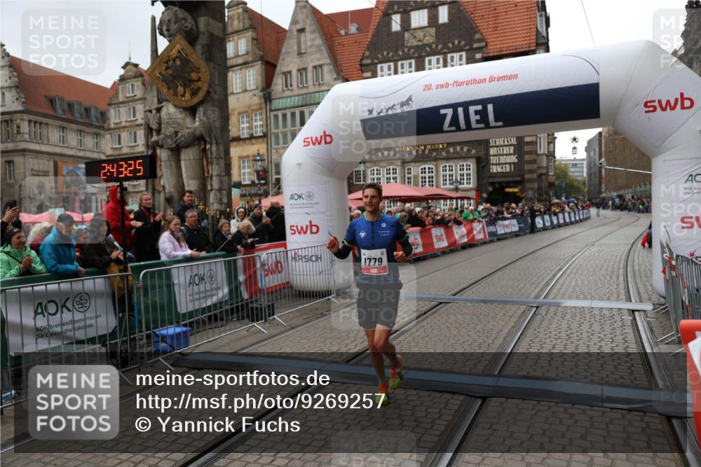 05.10.2025 - 20. swb-Marathon Bremen Yannick Fuchs http://msf.ph/oto/9269257 05.10.2025 12:14:15 Ziel 1779 meine-sportfotos.de