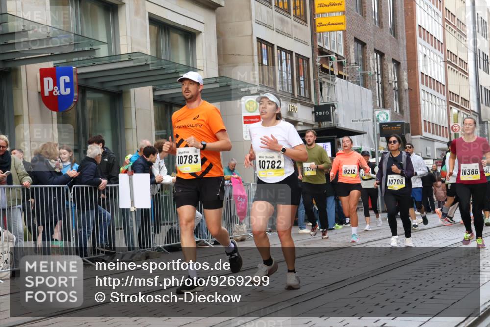 05.10.2025 - 20. swb-Marathon Bremen Strokosch-Dieckow http://msf.ph/oto/9269299 05.10.2025 11:07:36 Ziel 8123, 9212, 9557, 9615, 9617, 10135, 10365, 10366, 10550, 10706, 10782, 10783, 11309, 11490, 11677, 8123, 9212, 9557, 9615, 9617, 10135, 10365, 10366, 10550, 10706, 10782, 10783, 11309, 11490, 11677 meine-sportfotos.de