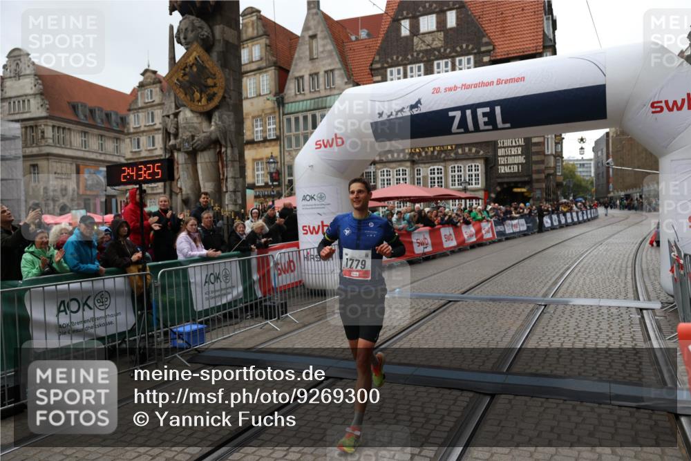 05.10.2025 - 20. swb-Marathon Bremen Yannick Fuchs http://msf.ph/oto/9269300 05.10.2025 12:14:15 Ziel 1779 meine-sportfotos.de
