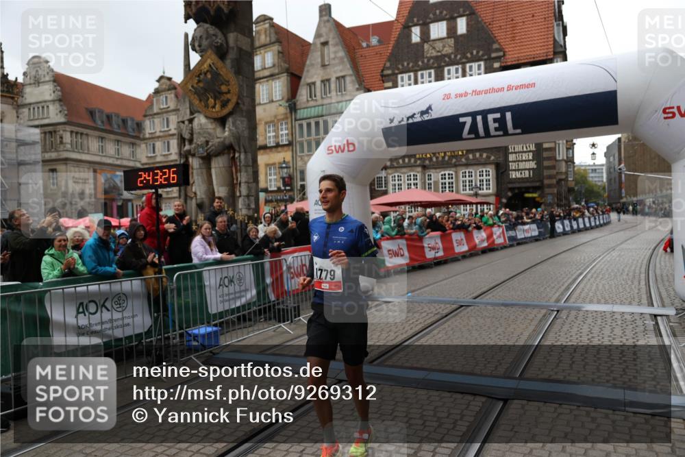 05.10.2025 - 20. swb-Marathon Bremen Yannick Fuchs http://msf.ph/oto/9269312 05.10.2025 12:14:16 Ziel 1779 meine-sportfotos.de
