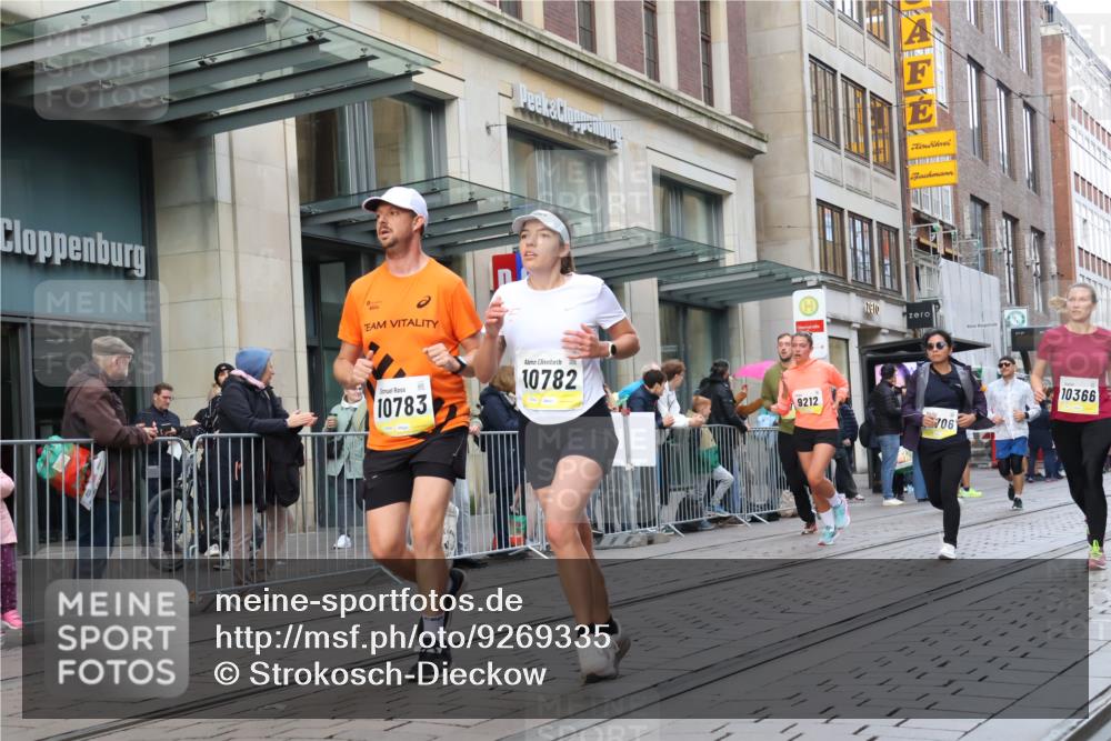 05.10.2025 - 20. swb-Marathon Bremen Strokosch-Dieckow http://msf.ph/oto/9269335 05.10.2025 11:07:37 Ziel 8123, 9212, 9557, 9599, 9615, 9617, 9874, 10125, 10135, 10365, 10366, 10550, 10706, 10782, 10783, 11309, 11490, 11677, 8123, 9212, 9557, 9599, 9615, 9617, 9874, 10125, 10135, 10365, 10366, 10550, 10706, 10782, 10783, 11309, 11490, 11677 meine-sportfotos.de