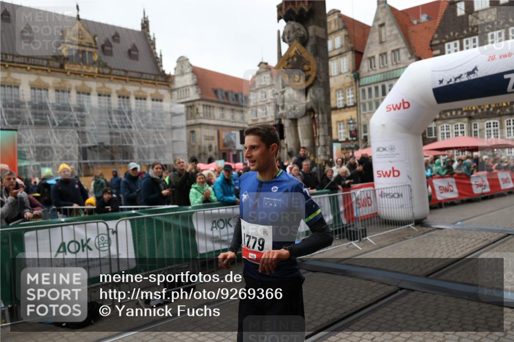05.10.2025 - 20. swb-Marathon Bremen Yannick Fuchs http://msf.ph/oto/9269366 05.10.2025 12:14:16 Ziel 1779 meine-sportfotos.de