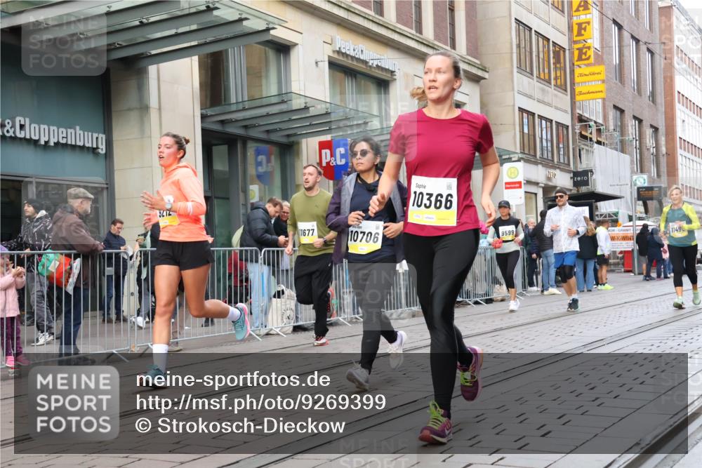 05.10.2025 - 20. swb-Marathon Bremen Strokosch-Dieckow http://msf.ph/oto/9269399 05.10.2025 11:07:39 Ziel 8123, 9212, 9557, 9599, 9617, 9874, 10125, 10135, 10365, 10366, 10706, 10782, 10783, 11309, 11490, 11677, 8123, 9212, 9557, 9599, 9617, 9874, 10125, 10135, 10365, 10366, 10706, 10782, 10783, 11309, 11490, 11677 meine-sportfotos.de