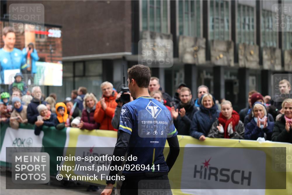 05.10.2025 - 20. swb-Marathon Bremen Yannick Fuchs http://msf.ph/oto/9269441 05.10.2025 12:14:20 Ziel 1779 meine-sportfotos.de