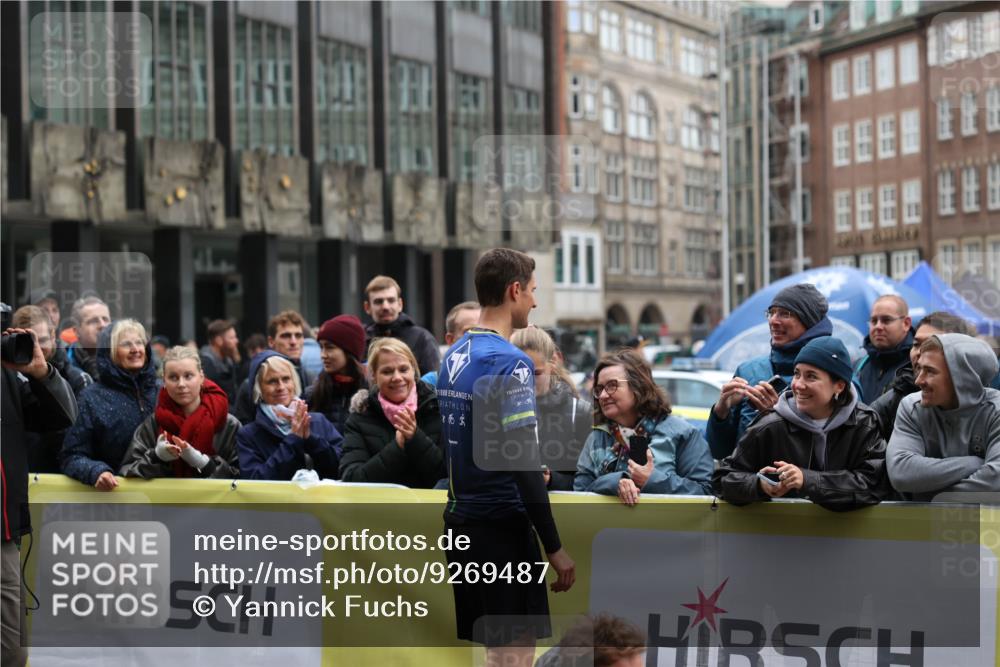 05.10.2025 - 20. swb-Marathon Bremen Yannick Fuchs http://msf.ph/oto/9269487 05.10.2025 12:14:26 Ziel  meine-sportfotos.de