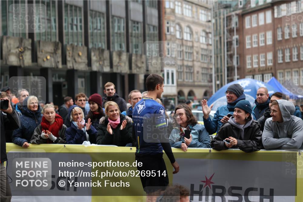 05.10.2025 - 20. swb-Marathon Bremen Yannick Fuchs http://msf.ph/oto/9269514 05.10.2025 12:14:26 Ziel  meine-sportfotos.de