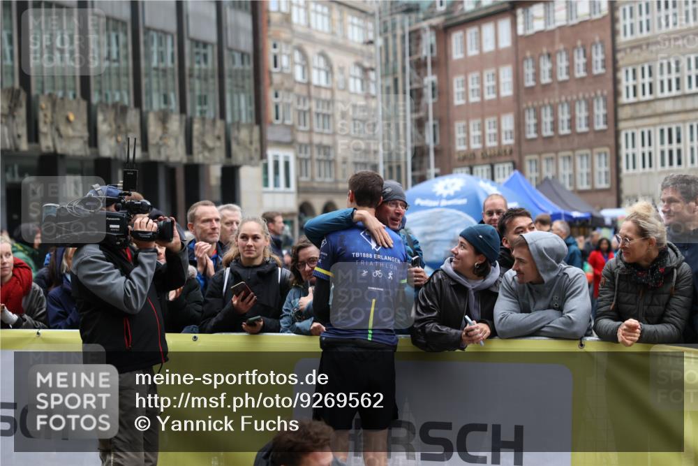 05.10.2025 - 20. swb-Marathon Bremen Yannick Fuchs http://msf.ph/oto/9269562 05.10.2025 12:14:29 Ziel  meine-sportfotos.de