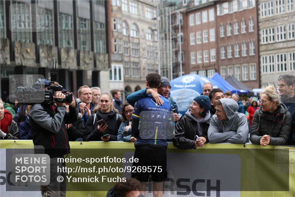 05.10.2025 - 20. swb-Marathon Bremen Yannick Fuchs http://msf.ph/oto/9269575 05.10.2025 12:14:29 Ziel  meine-sportfotos.de