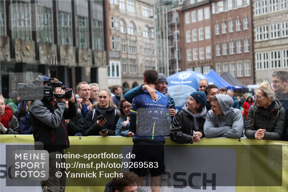 05.10.2025 - 20. swb-Marathon Bremen Yannick Fuchs http://msf.ph/oto/9269583 05.10.2025 12:14:29 Ziel  meine-sportfotos.de