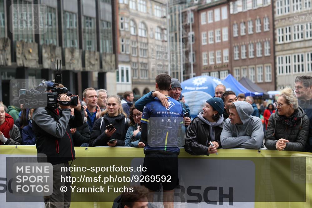 05.10.2025 - 20. swb-Marathon Bremen Yannick Fuchs http://msf.ph/oto/9269592 05.10.2025 12:14:29 Ziel  meine-sportfotos.de