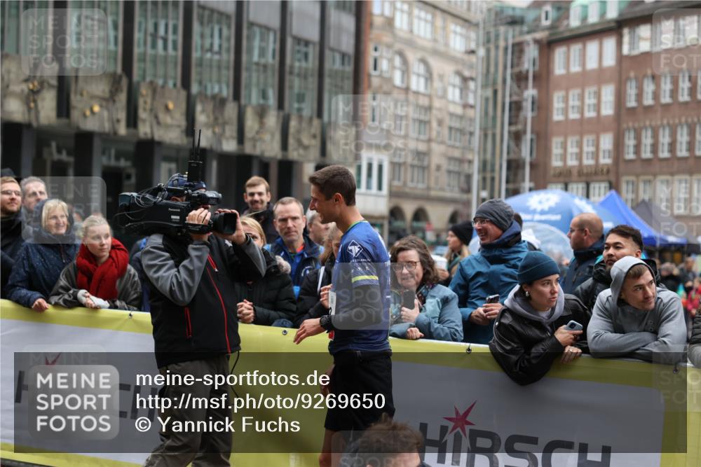 05.10.2025 - 20. swb-Marathon Bremen Yannick Fuchs http://msf.ph/oto/9269650 05.10.2025 12:14:34 Ziel  meine-sportfotos.de