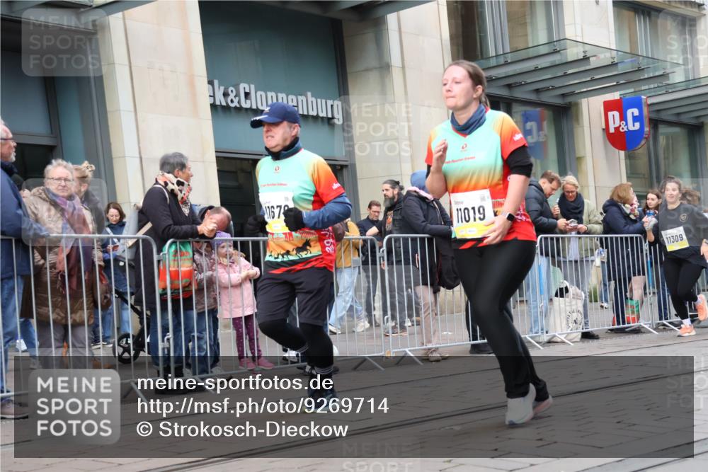 05.10.2025 - 20. swb-Marathon Bremen Strokosch-Dieckow http://msf.ph/oto/9269714 05.10.2025 11:07:53 Ziel 9186, 9353, 9401, 9519, 9557, 9599, 9617, 9874, 10125, 10132, 10365, 10866, 11019, 11097, 11232, 11309, 11490, 11670, 11671, 11677, 9186, 9353, 9401, 9519, 9557, 9599, 9617, 9874, 10125, 10132, 10365, 10866, 11019, 11097, 11232, 11309, 11490, 11670, 11671, 11677 meine-sportfotos.de