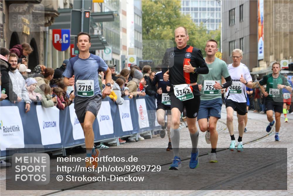 05.10.2025 - 20. swb-Marathon Bremen Strokosch-Dieckow http://msf.ph/oto/9269729 05.10.2025 13:01:15 Ziel 1626, 2666, 2719, 3150, 3342, 3807, 6150, 7525, 8747 meine-sportfotos.de