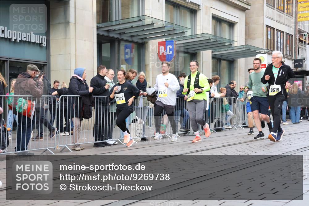 05.10.2025 - 20. swb-Marathon Bremen Strokosch-Dieckow http://msf.ph/oto/9269738 05.10.2025 11:07:54 Ziel 9186, 9353, 9401, 9519, 9557, 9599, 9617, 9874, 10125, 10132, 10866, 11019, 11097, 11232, 11309, 11490, 11670, 11671, 9186, 9353, 9401, 9519, 9557, 9599, 9617, 9874, 10125, 10132, 10866, 11019, 11097, 11232, 11309, 11490, 11670, 11671 meine-sportfotos.de