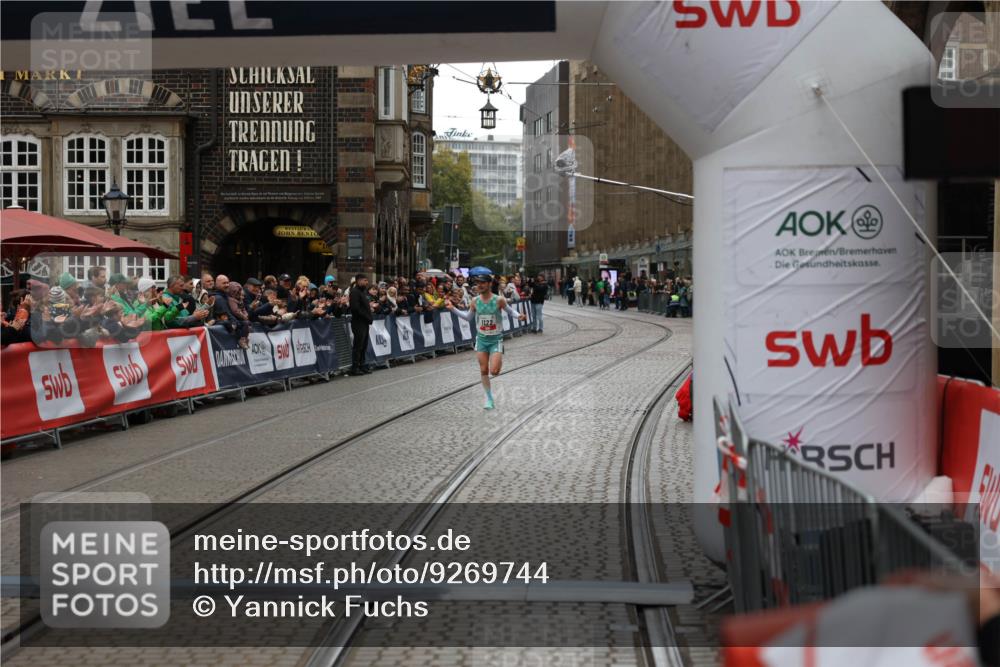 05.10.2025 - 20. swb-Marathon Bremen Yannick Fuchs http://msf.ph/oto/9269744 05.10.2025 12:14:45 Ziel 1122 meine-sportfotos.de
