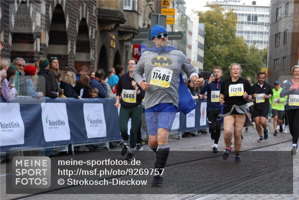 05.10.2025 - 20. swb-Marathon Bremen Strokosch-Dieckow http://msf.ph/oto/9269757 05.10.2025 11:09:49 Ziel 9410, 9685, 9972, 10412, 10448, 10827, 10860, 11206, 11219, 11381, 11486 meine-sportfotos.de