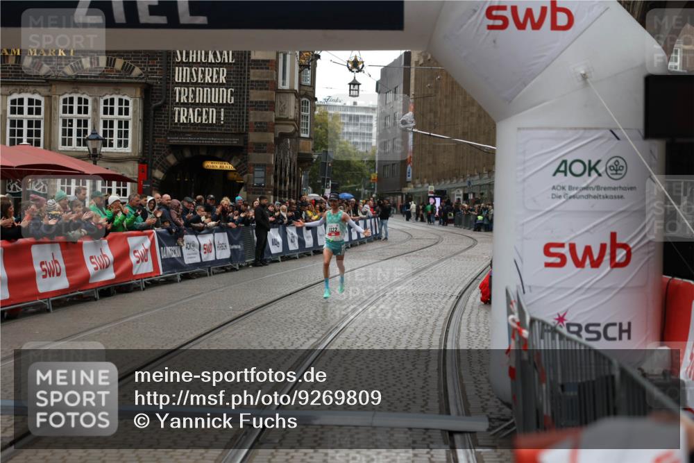 05.10.2025 - 20. swb-Marathon Bremen Yannick Fuchs http://msf.ph/oto/9269809 05.10.2025 12:14:45 Ziel 1122 meine-sportfotos.de