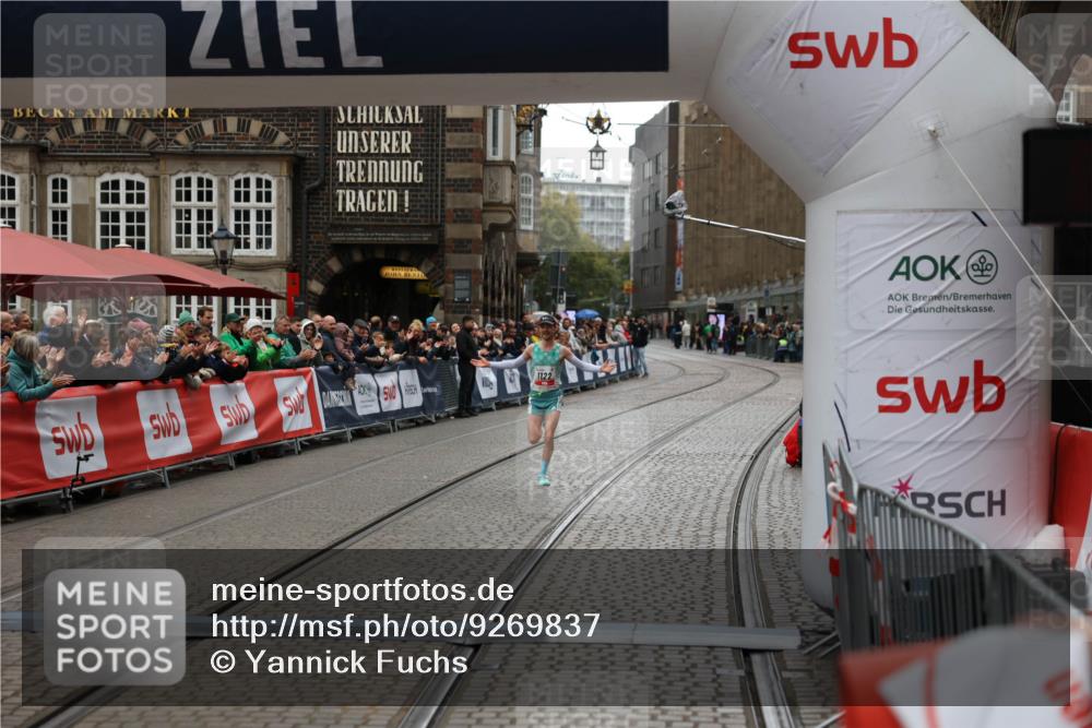 05.10.2025 - 20. swb-Marathon Bremen Yannick Fuchs http://msf.ph/oto/9269837 05.10.2025 12:14:46 Ziel 1122 meine-sportfotos.de