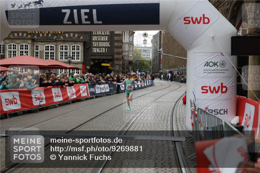 05.10.2025 - 20. swb-Marathon Bremen Yannick Fuchs http://msf.ph/oto/9269881 05.10.2025 12:14:46 Ziel 1122 meine-sportfotos.de