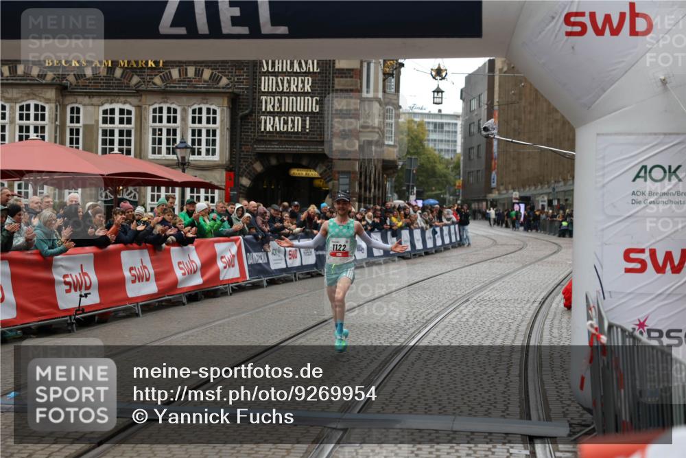05.10.2025 - 20. swb-Marathon Bremen Yannick Fuchs http://msf.ph/oto/9269954 05.10.2025 12:14:47 Ziel 1122 meine-sportfotos.de