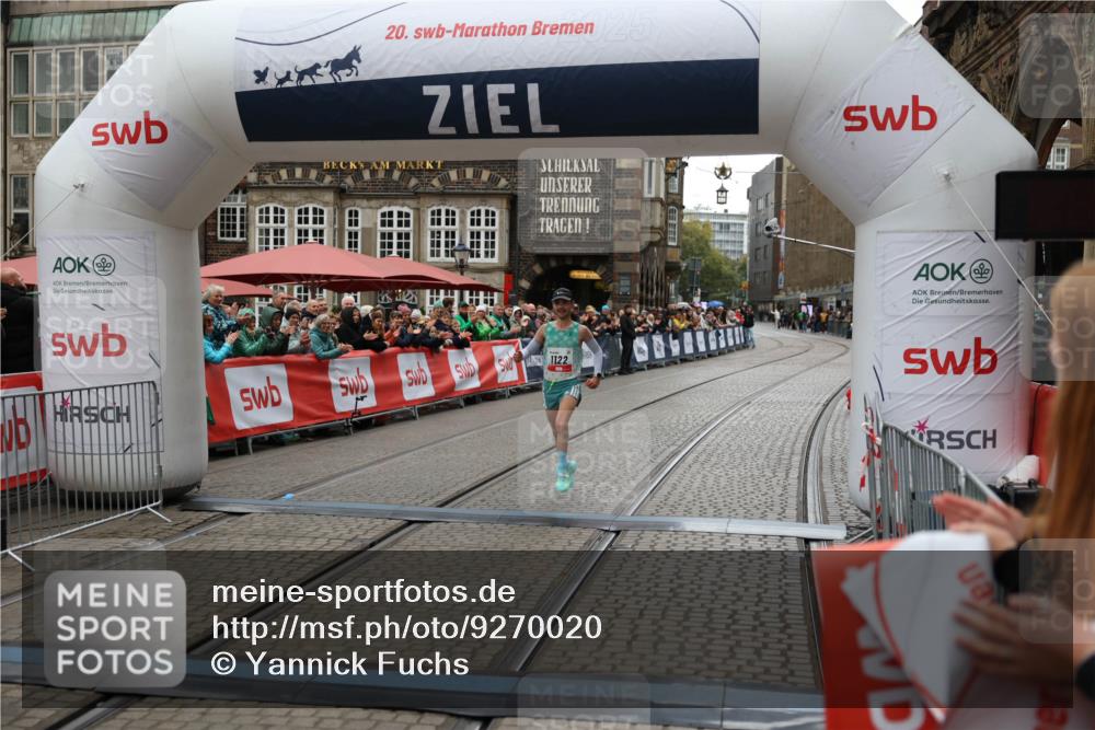 05.10.2025 - 20. swb-Marathon Bremen Yannick Fuchs http://msf.ph/oto/9270020 05.10.2025 12:14:48 Ziel 1122 meine-sportfotos.de