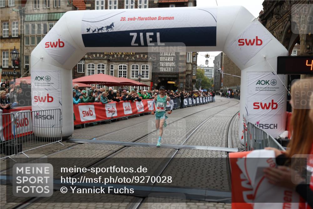 05.10.2025 - 20. swb-Marathon Bremen Yannick Fuchs http://msf.ph/oto/9270028 05.10.2025 12:14:48 Ziel 1122 meine-sportfotos.de