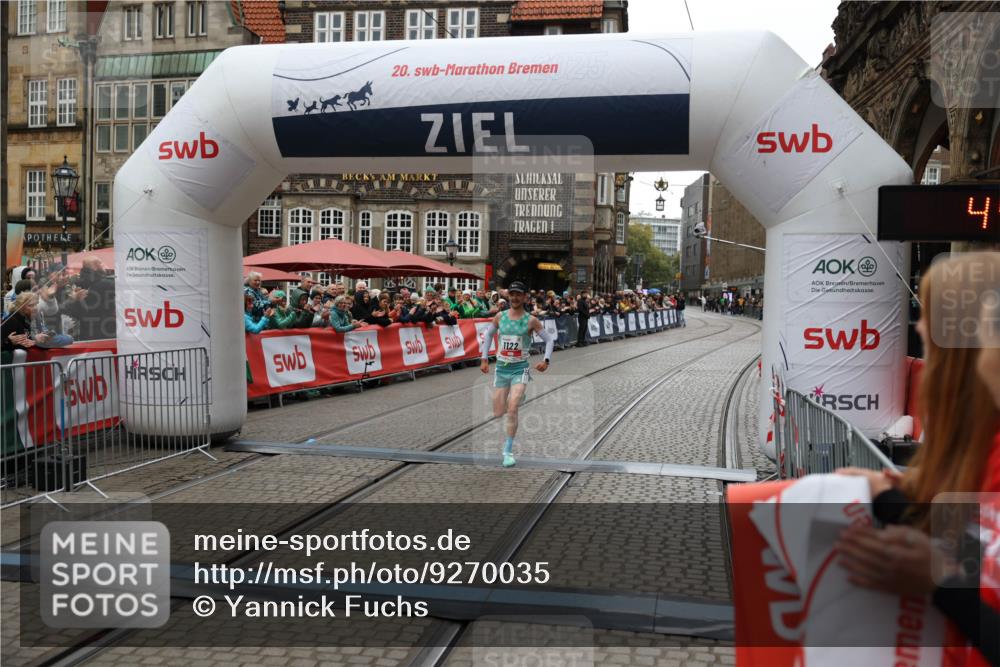 05.10.2025 - 20. swb-Marathon Bremen Yannick Fuchs http://msf.ph/oto/9270035 05.10.2025 12:14:48 Ziel 1122 meine-sportfotos.de