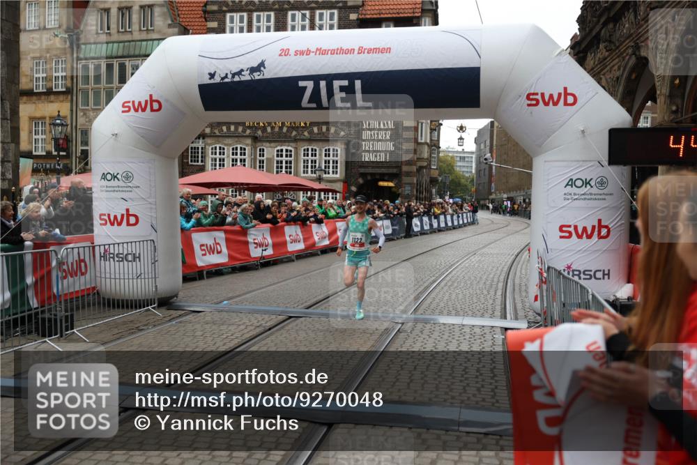 05.10.2025 - 20. swb-Marathon Bremen Yannick Fuchs http://msf.ph/oto/9270048 05.10.2025 12:14:48 Ziel 1122 meine-sportfotos.de