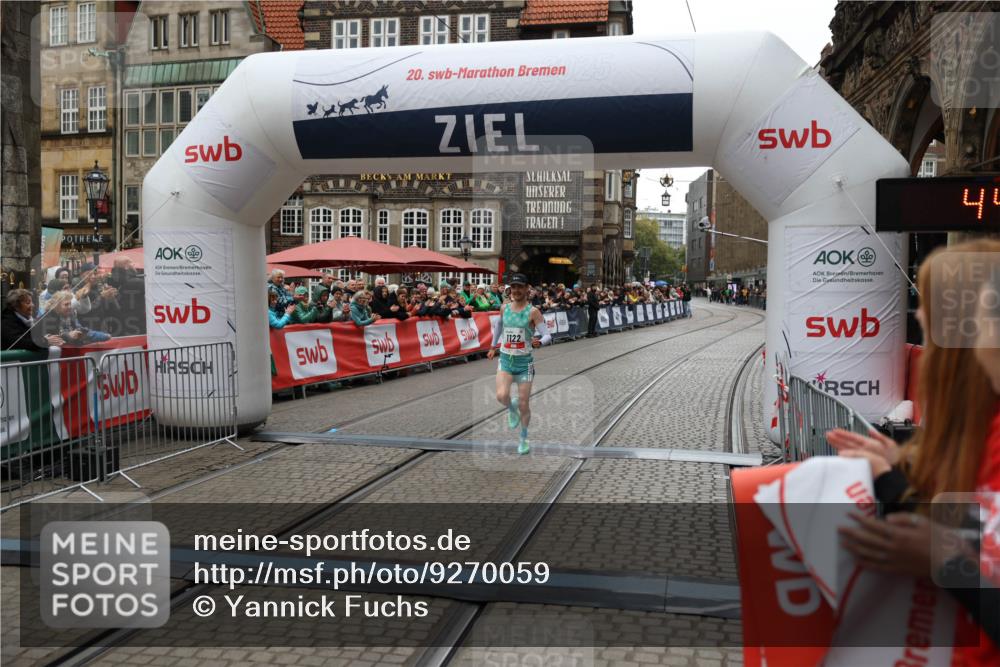 05.10.2025 - 20. swb-Marathon Bremen Yannick Fuchs http://msf.ph/oto/9270059 05.10.2025 12:14:48 Ziel 1122 meine-sportfotos.de