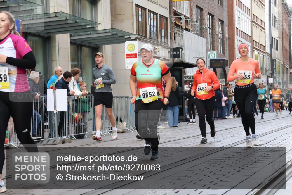 05.10.2025 - 20. swb-Marathon Bremen Strokosch-Dieckow http://msf.ph/oto/9270063 05.10.2025 11:08:07 Ziel 9186, 9235, 9353, 9401, 9481, 9519, 9552, 9982, 10132, 10134, 10212, 10787, 10859, 11019, 11097, 11232, 11242, 11670, 11671, 9186, 9235, 9353, 9401, 9481, 9519, 9552, 9982, 10132, 10134, 10212, 10787, 10859, 11019, 11097, 11232, 11242, 11670, 11671 meine-sportfotos.de