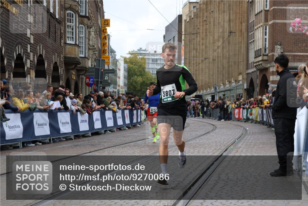 05.10.2025 - 20. swb-Marathon Bremen Strokosch-Dieckow http://msf.ph/oto/9270086 05.10.2025 13:01:23 Ziel 1626, 3807, 5132 meine-sportfotos.de