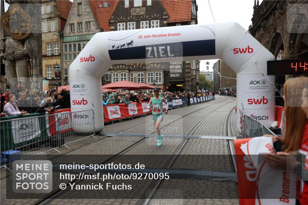 05.10.2025 - 20. swb-Marathon Bremen Yannick Fuchs http://msf.ph/oto/9270095 05.10.2025 12:14:48 Ziel 1122 meine-sportfotos.de