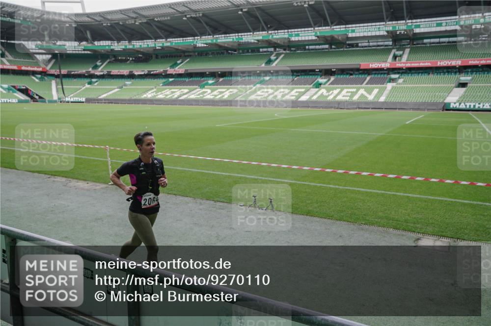05.10.2025 - 20. swb-Marathon Bremen Michael Burmester http://msf.ph/oto/9270110 05.10.2025 12:40:49 Laufen im Stadion 37, 45, 46, 133, 623, 689, 945, 1812, 2036, 2048, 2057, 2064, 2118, 2169, 2497, 2670, 2683, 2909, 4375, 6075, 7274, 7587, 7766, 241, 1392, 1615, 2130, 5595, 6444, 7213, 7883 meine-sportfotos.de