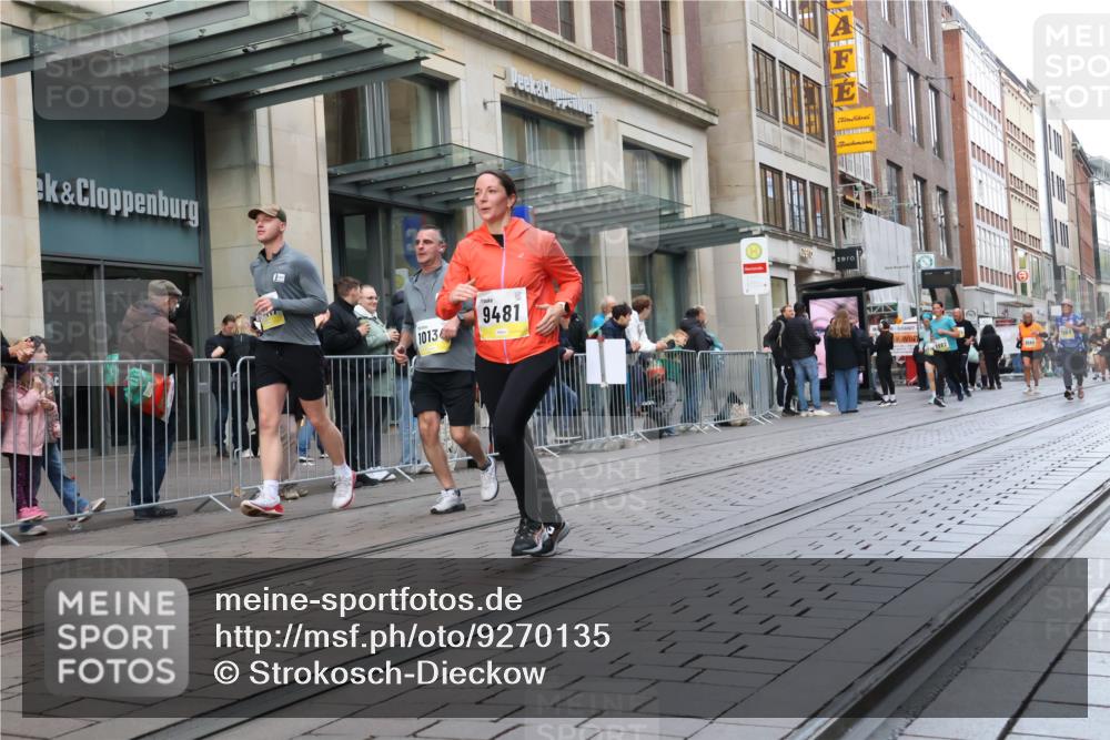 05.10.2025 - 20. swb-Marathon Bremen Strokosch-Dieckow http://msf.ph/oto/9270135 05.10.2025 11:08:10 Ziel 7069, 7706, 9186, 9235, 9353, 9401, 9481, 9552, 9982, 10132, 10134, 10212, 10787, 10859, 10998, 11028, 11073, 11076, 11097, 11242, 11671, 7069, 7706, 9186, 9235, 9353, 9401, 9481, 9552, 9982, 10132, 10134, 10212, 10787, 10859, 10998, 11028, 11073, 11076, 11097, 11242, 11671 meine-sportfotos.de