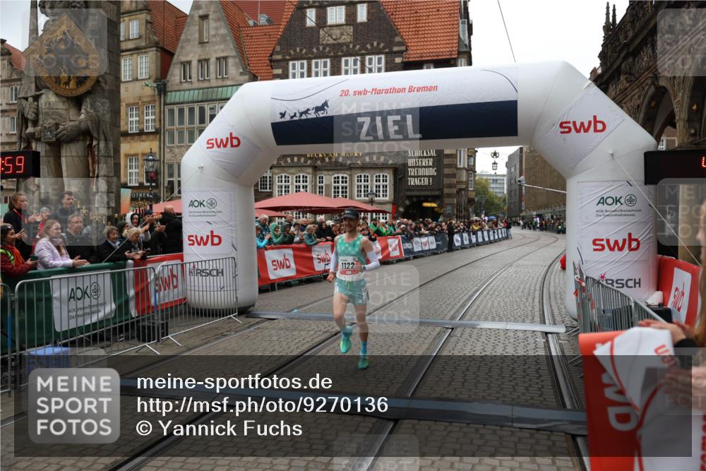 05.10.2025 - 20. swb-Marathon Bremen Yannick Fuchs http://msf.ph/oto/9270136 05.10.2025 12:14:49 Ziel 1122 meine-sportfotos.de