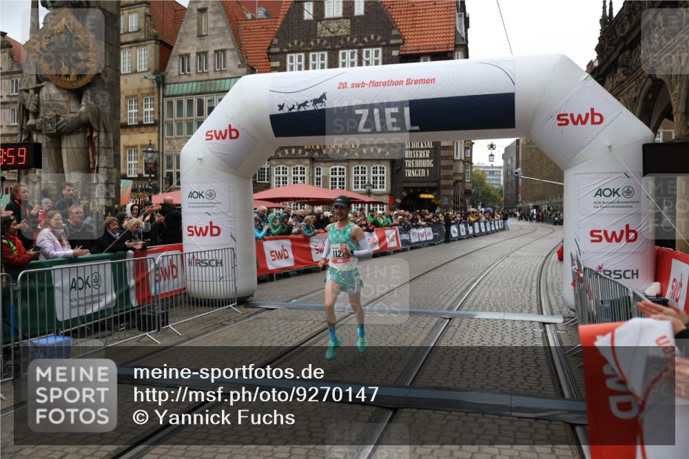 05.10.2025 - 20. swb-Marathon Bremen Yannick Fuchs http://msf.ph/oto/9270147 05.10.2025 12:14:49 Ziel 1122 meine-sportfotos.de